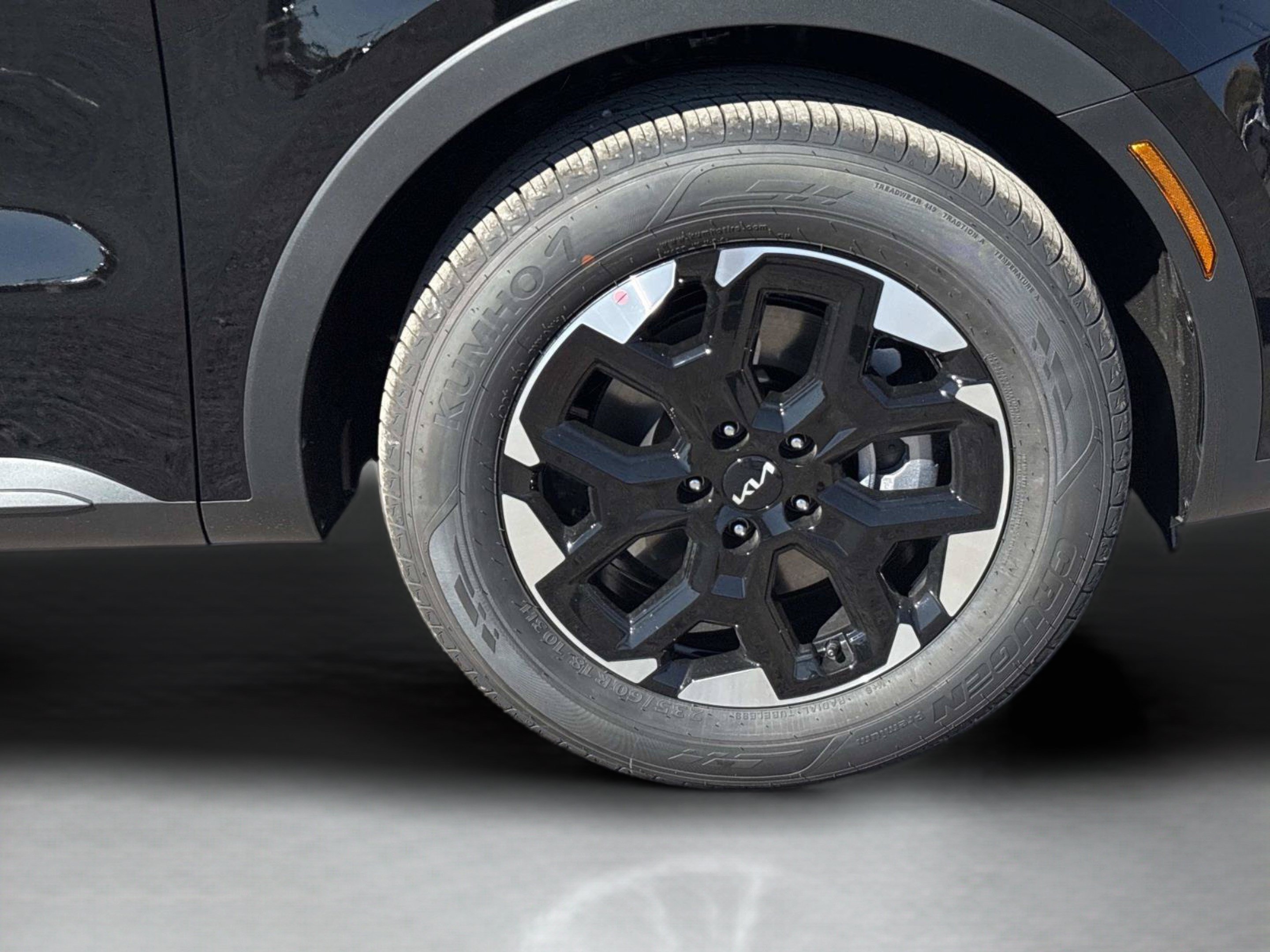 New 2026 Ebony Black Kia S image 31