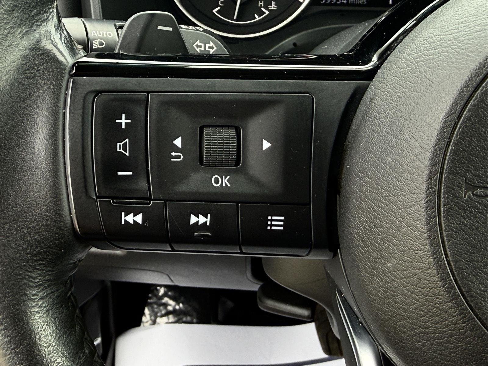 Used 2021 Brilliant Silver Metallic Nissan SL image 18