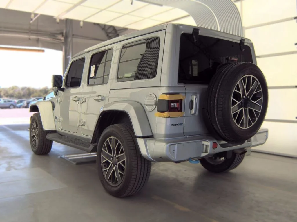 Used 2022 Silver Jeep Unlimited Sahara 4xe image 4