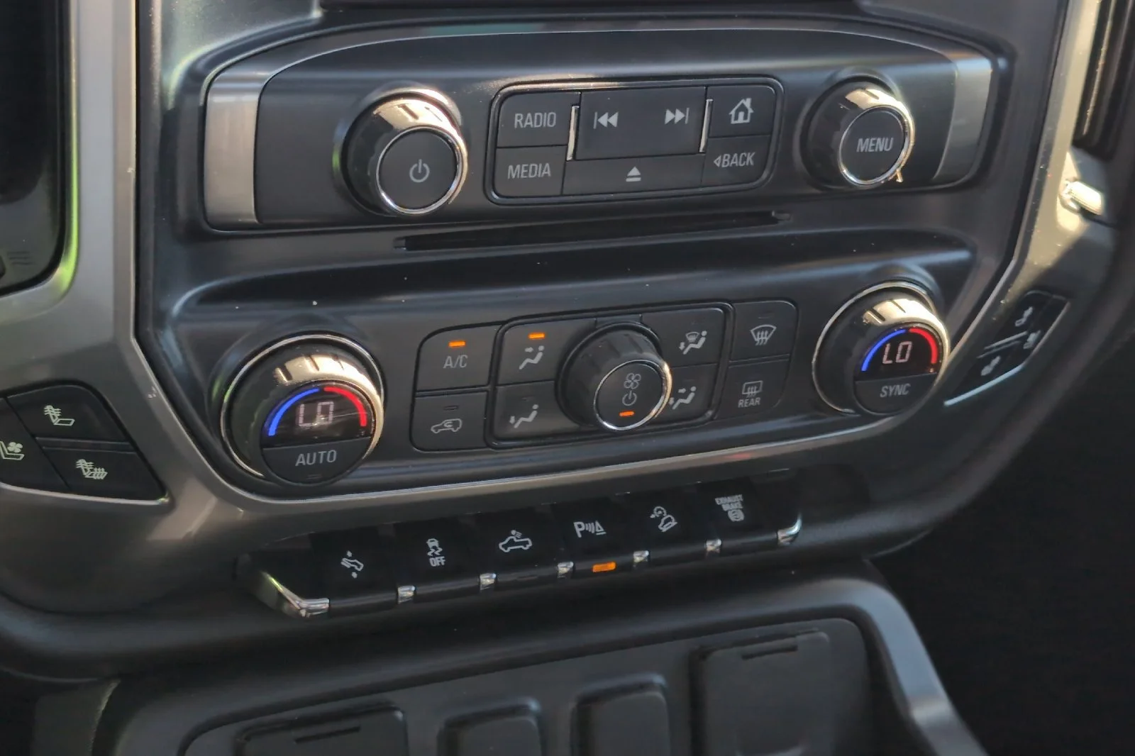 Used 2019 SILVER ICE METALLIC Chevrolet LTZ image 21