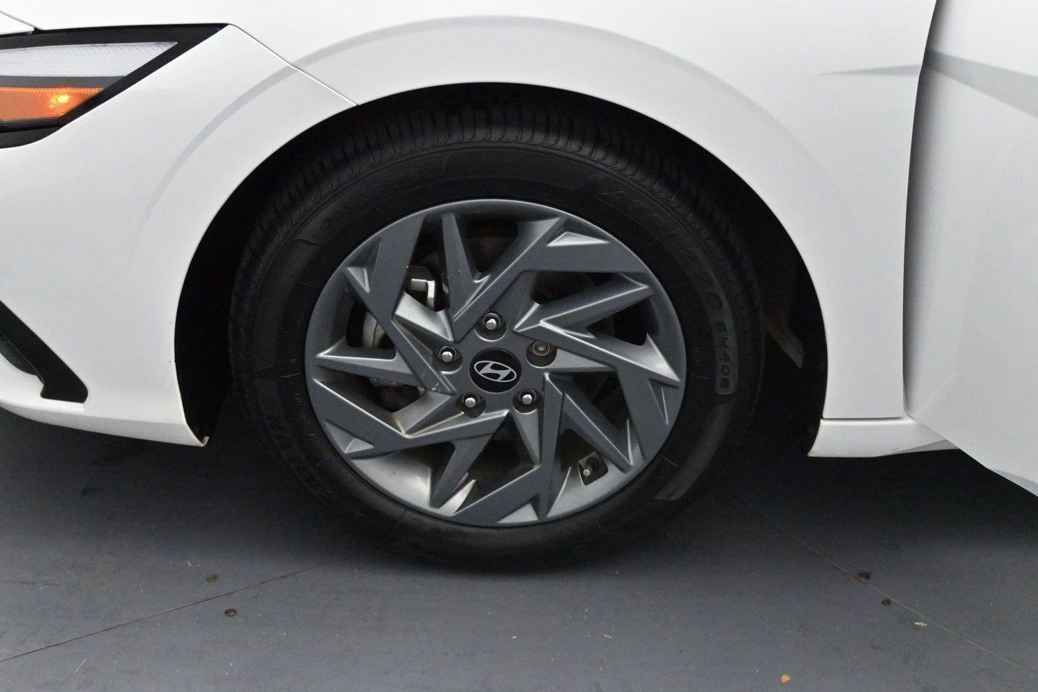 Used 2024 Serenity White Hyundai SEL image 33