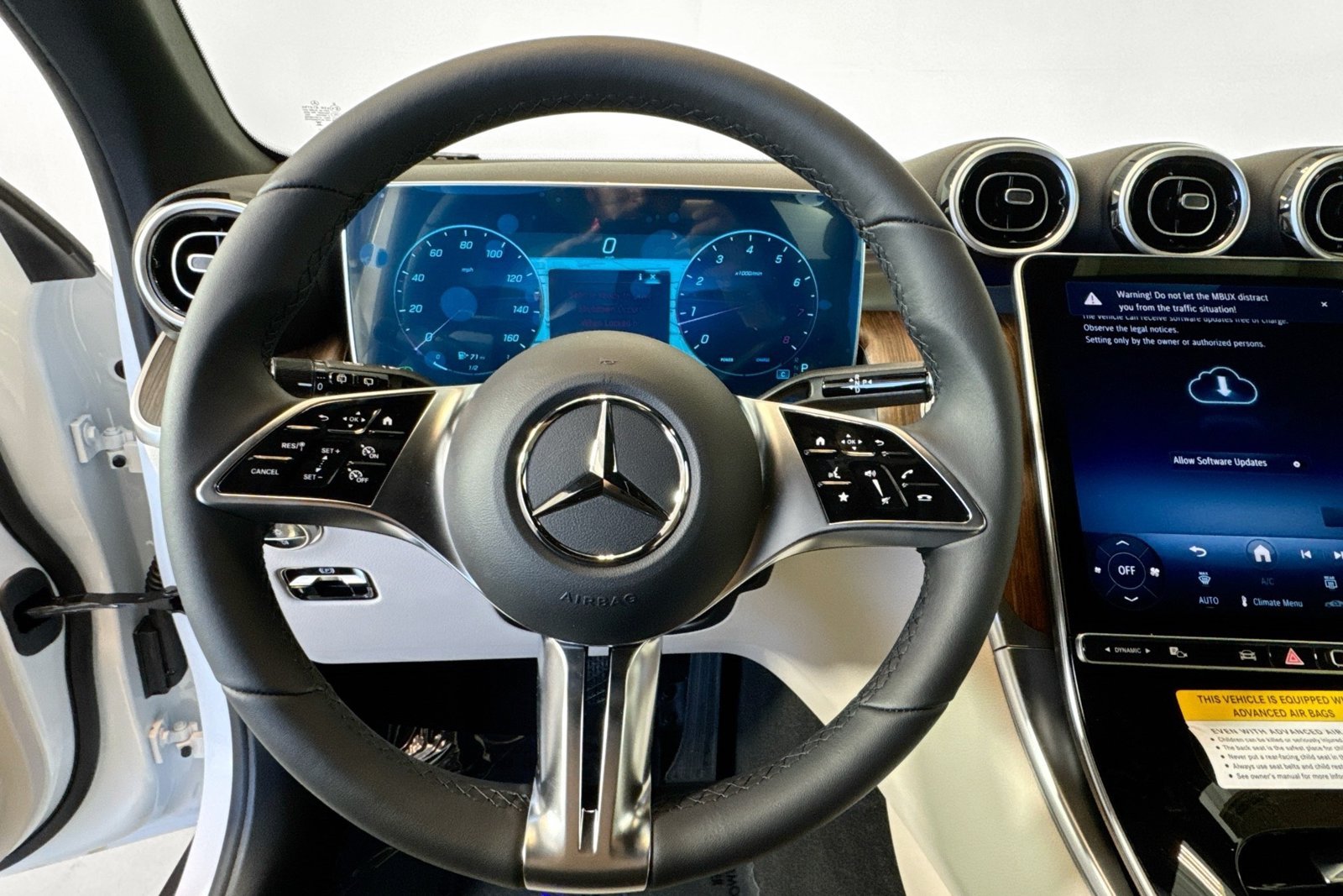 New 2026 Polar White Mercedes-Benz GLC 300 image 11