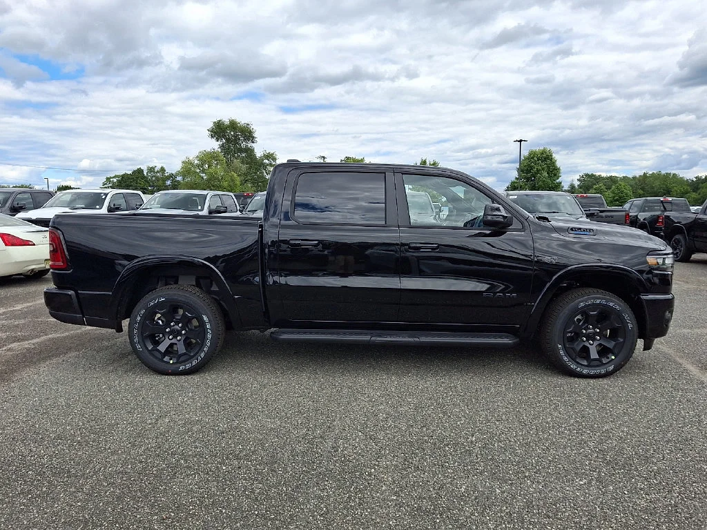 New 2027 Diamond Black Crystal Pearl-Coat Exterior Paint RAM Big Horn image 9