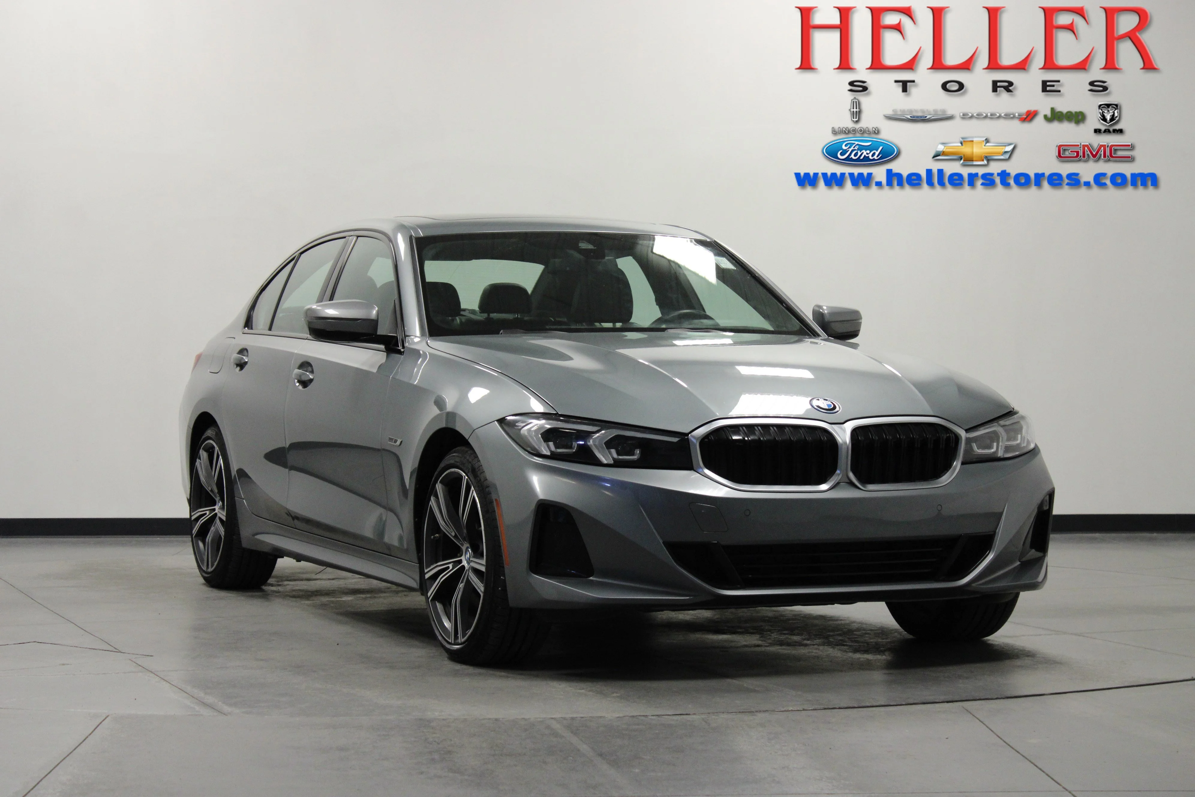 2023 BMW 3 Series 330e xDrive Sedan's photo