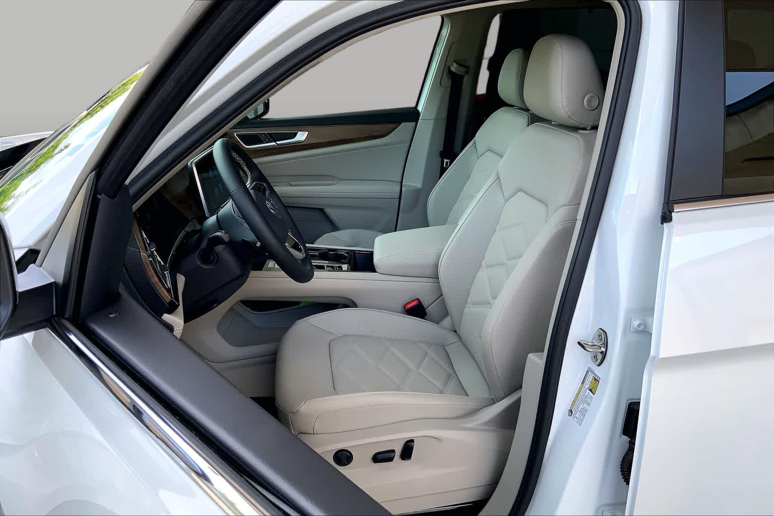 2026 Volkswagen Atlas SE w/Tech - Photo 9