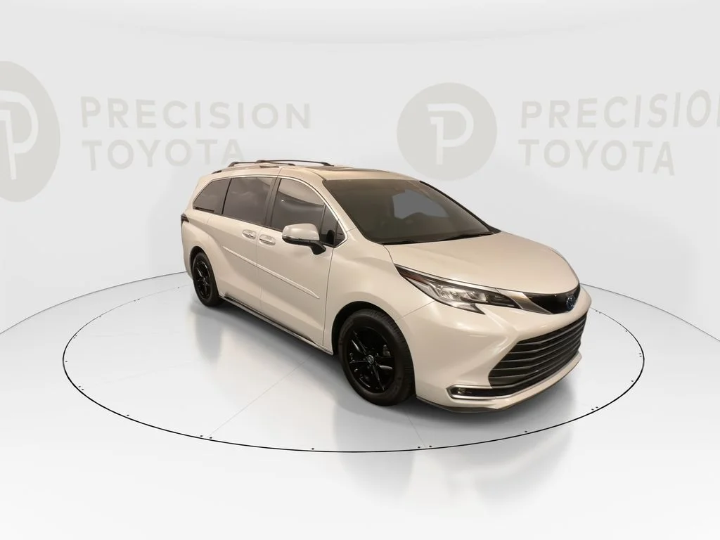 Used 2023 Wind Chill Pearl Toyota Limited image 3