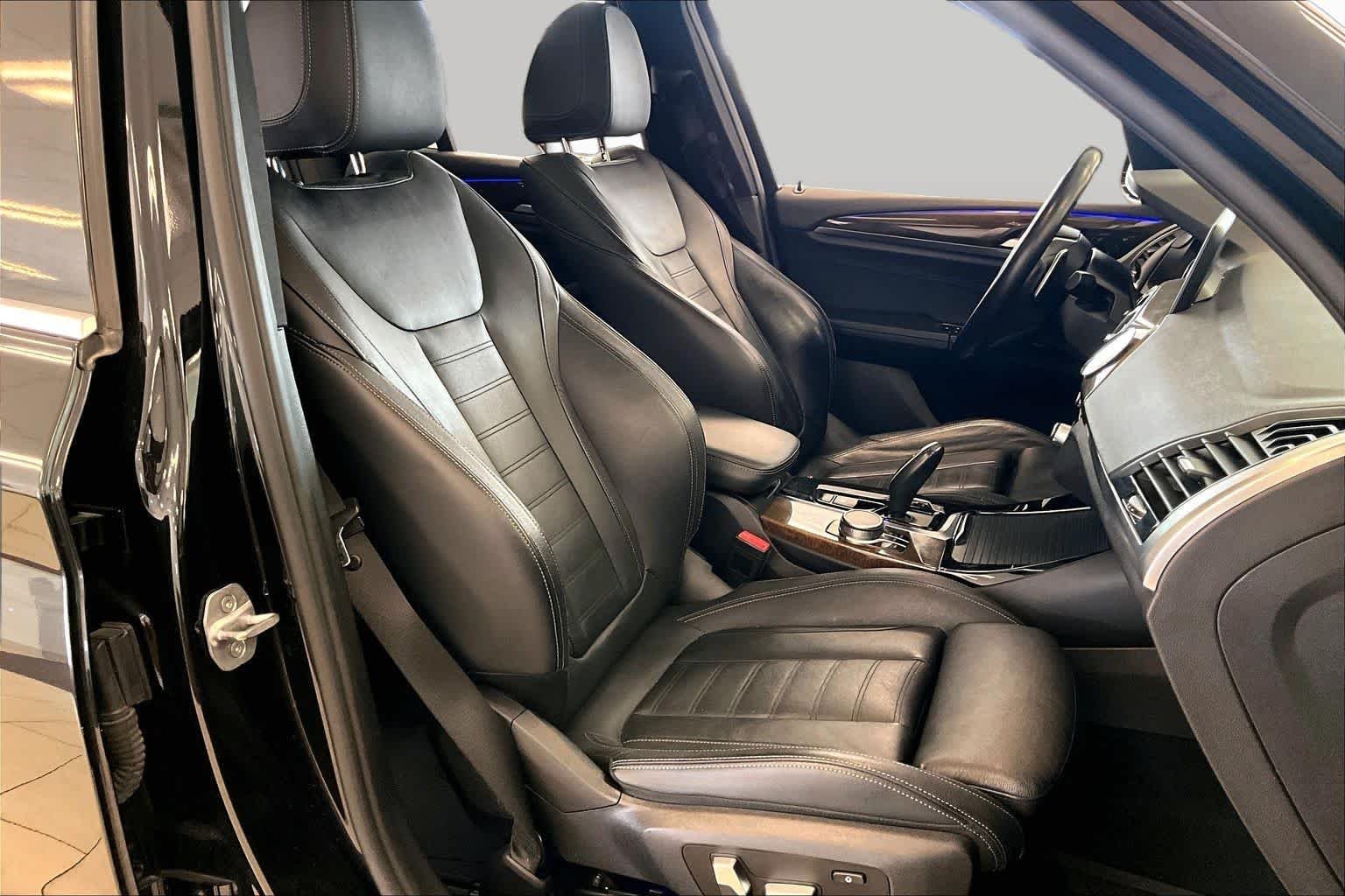 Used 2019 Black Sapphire Metallic BMW sDrive30i image 8