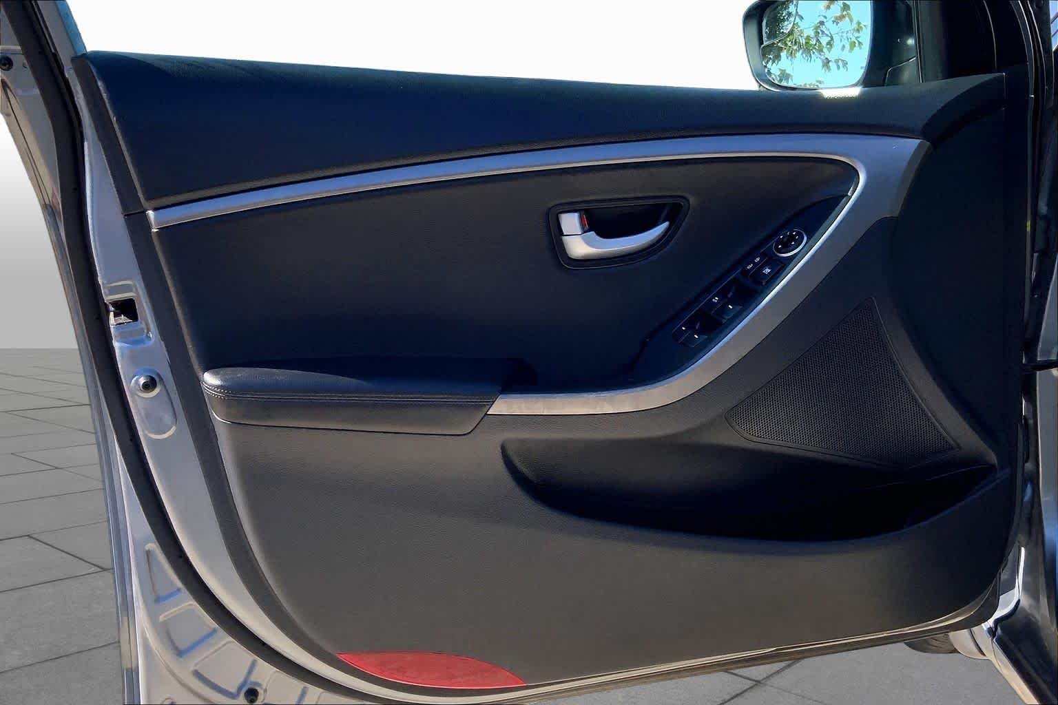 Used 2016 Galactic Gray Hyundai  image 22