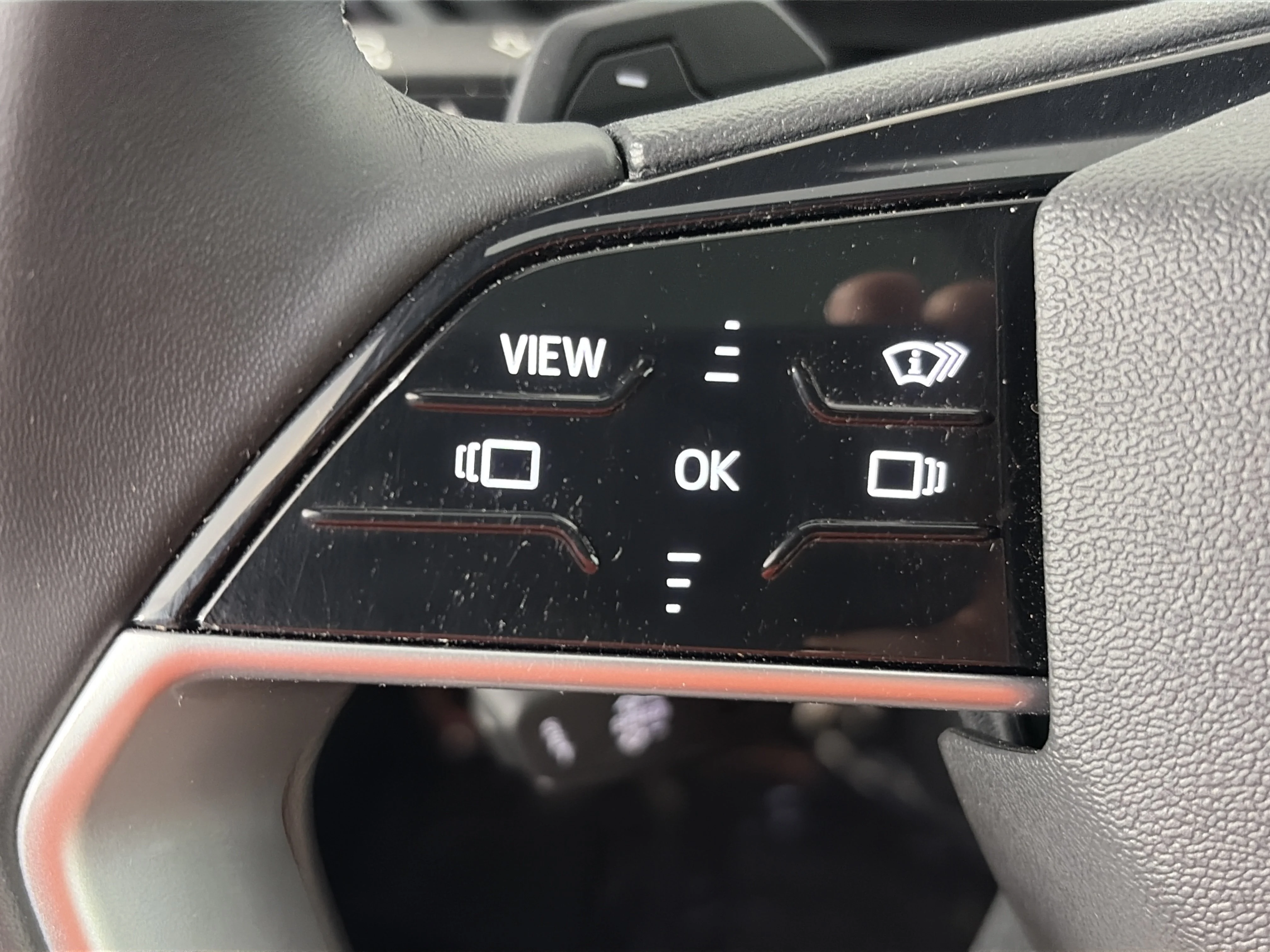 Used 2025 Glacier White Metallic Audi Premium Plus image 36