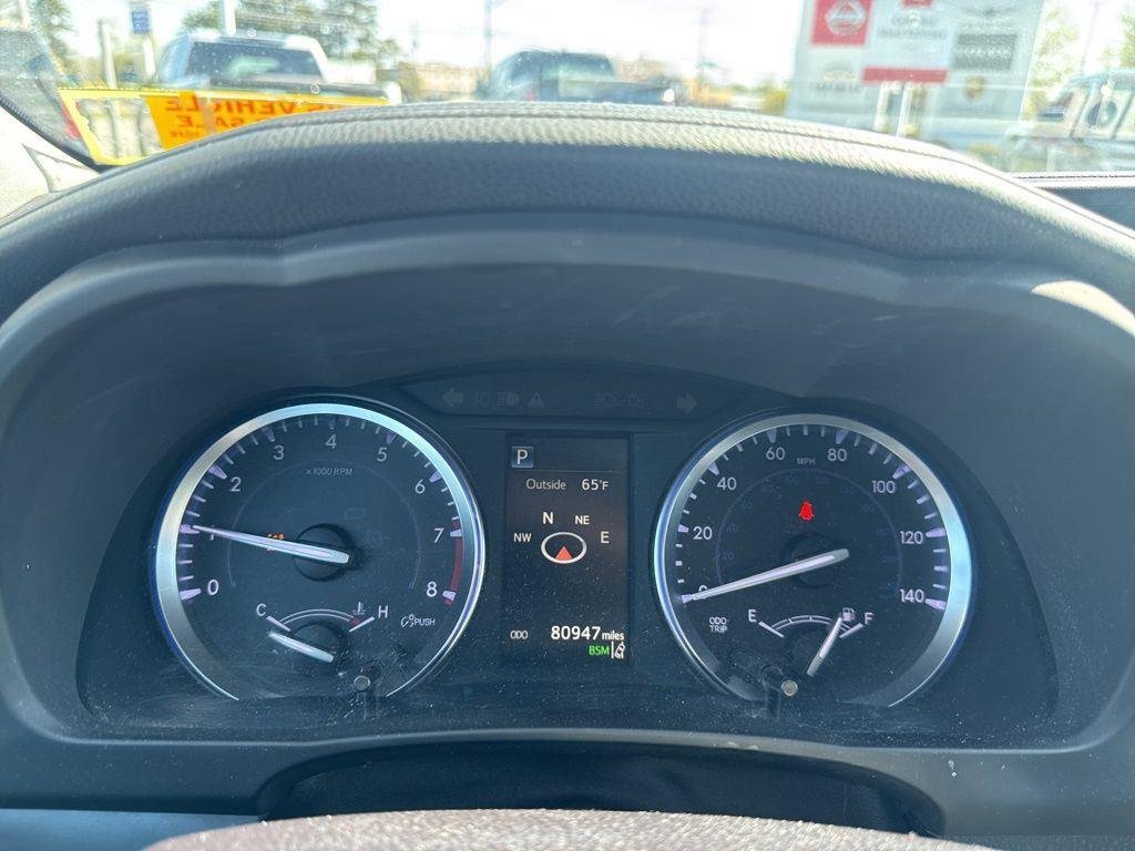 Used 2018 Blizzard Pearl Toyota XLE image 10
