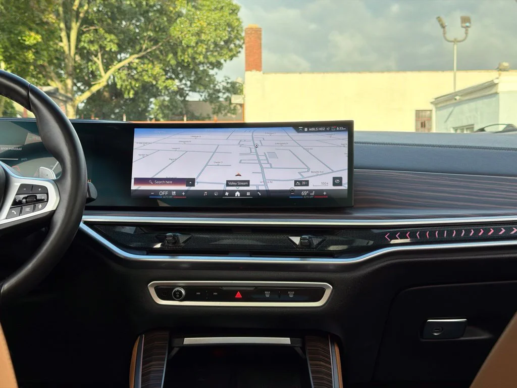 Used 2025 Gray BMW xDrive40i image 28