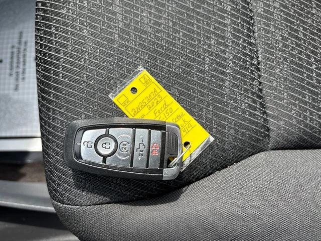 Used 2023 Black Metallic Ford XLT image 27