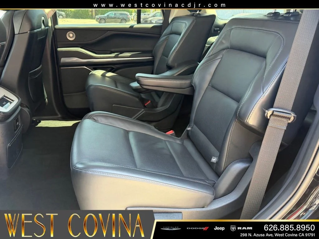 Used 2025 Black Lincoln Reserve image 30