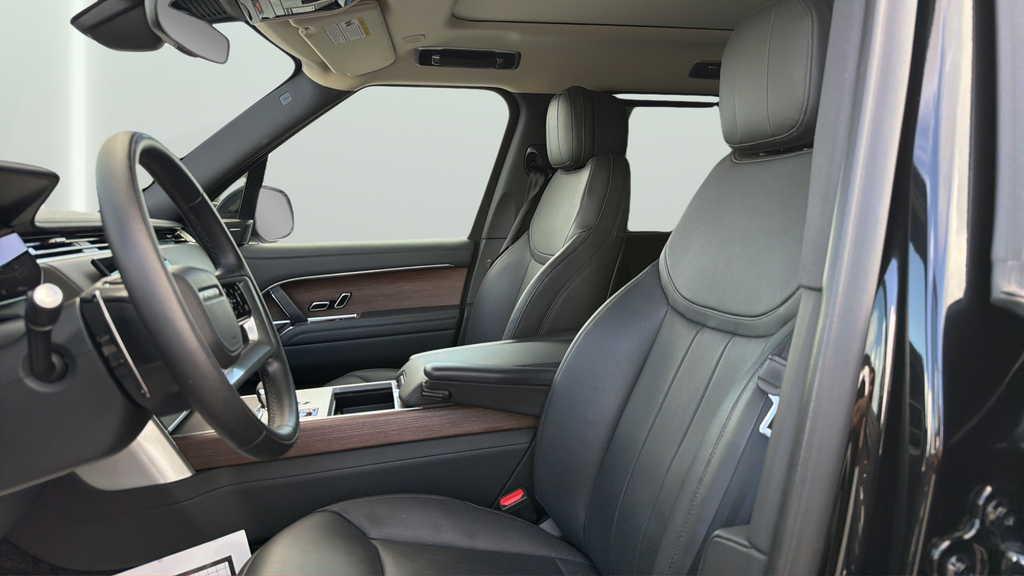 Used 2024 Black Land Rover SE image 19