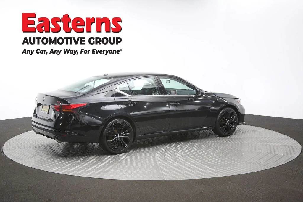 Used 2024 Black Nissan 2.5 SR image 43