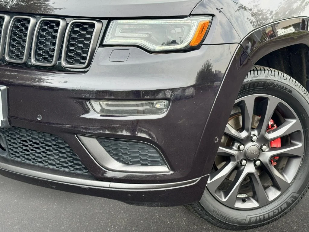 Used 2018 Red Jeep Overland image 35