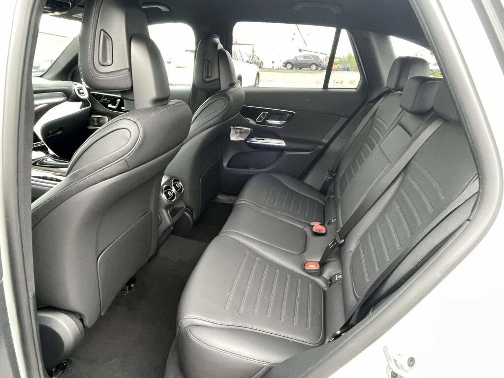 New 2026 MANUFAKTUR Alpine Grey Mercedes-Benz GLC 300 image 19