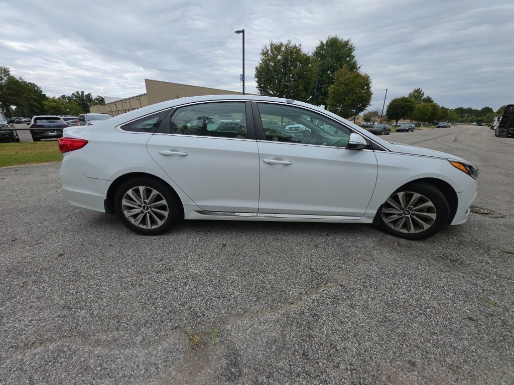 Used 2016 White Hyundai Sport image 2