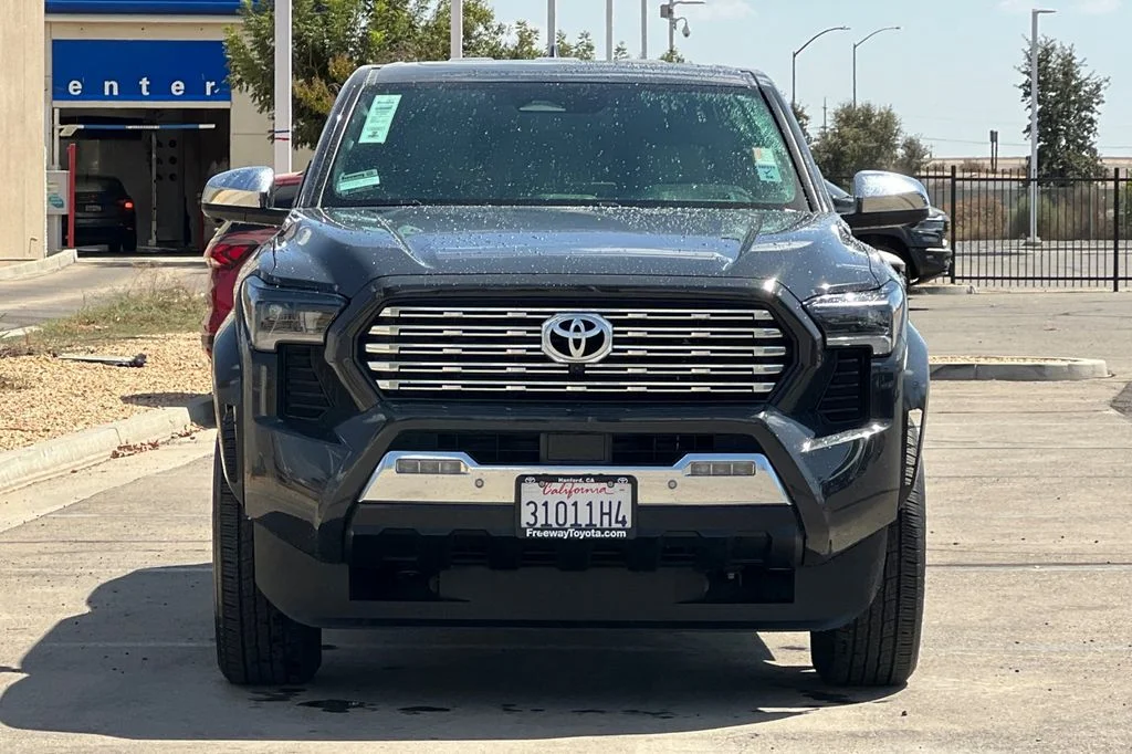 Certified Used 2025  Toyota Limited image 11