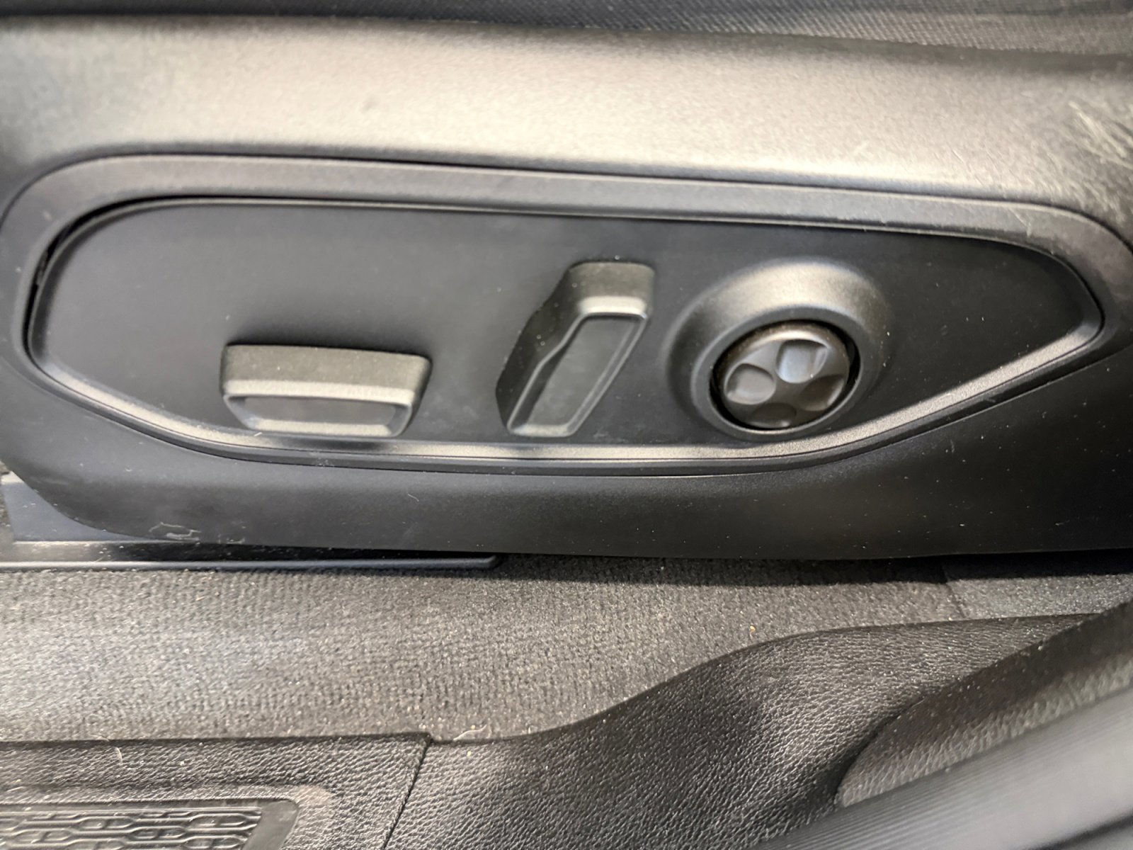 Certified Used 2023 Bright White Clearcoat Jeep Altitude image 9