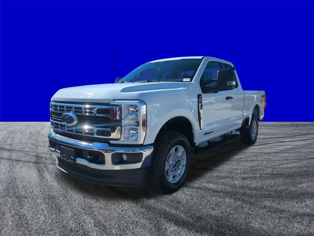 New 2026 Oxford White Ford F-250® XLT image 8