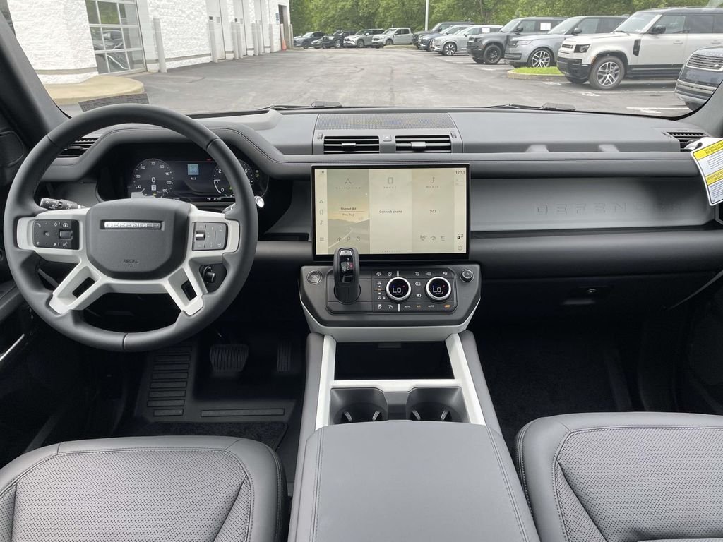 New 2026 Woolstone Green Land Rover X-Dynamic SE image 21