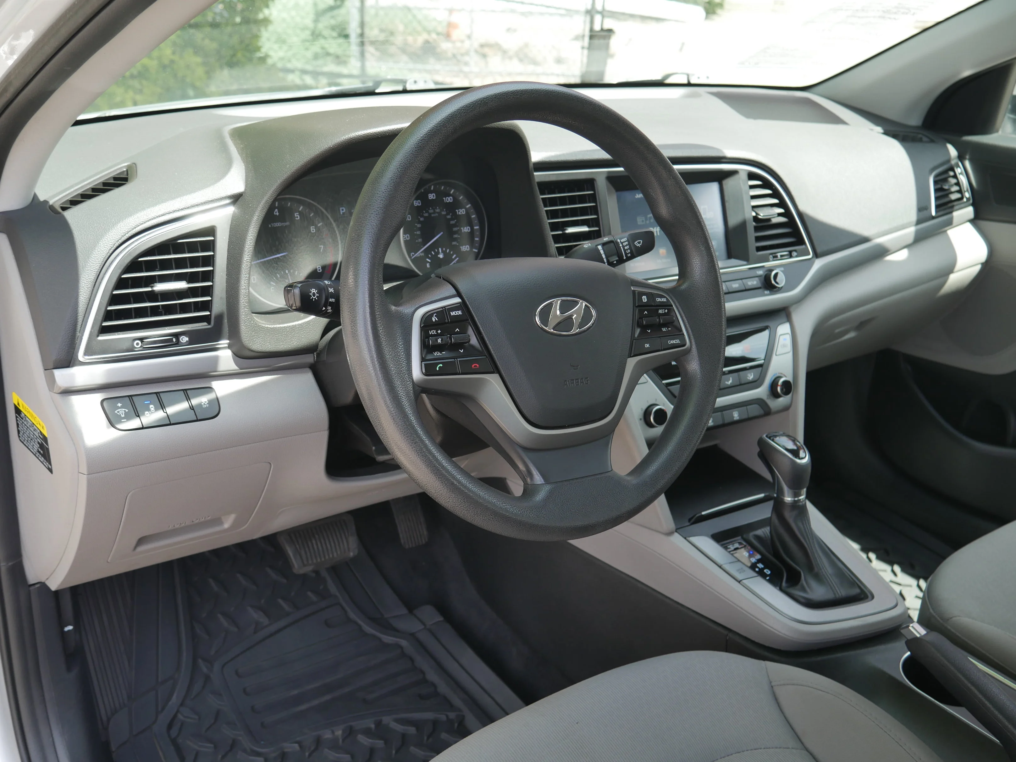 Used 2018 Symphony Silver Hyundai SEL image 4