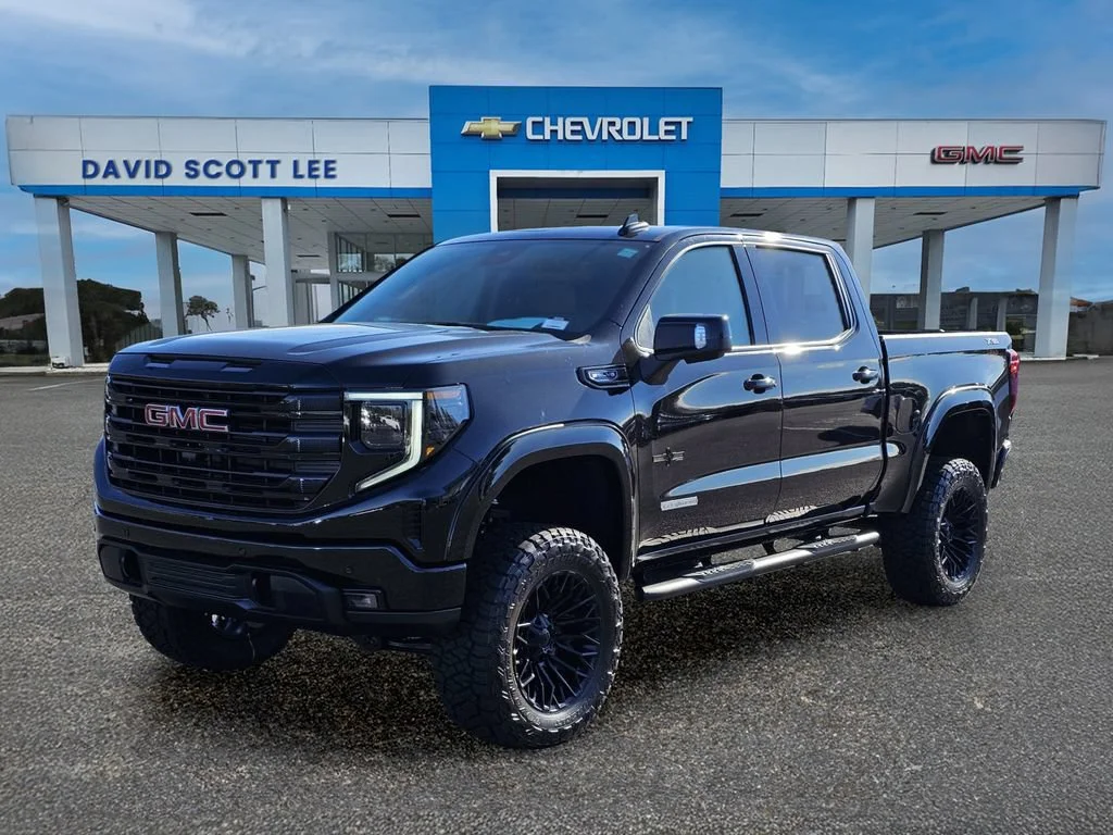 2026 GMC Sierra 4WD Crew Cab Short Box Elevation's photo