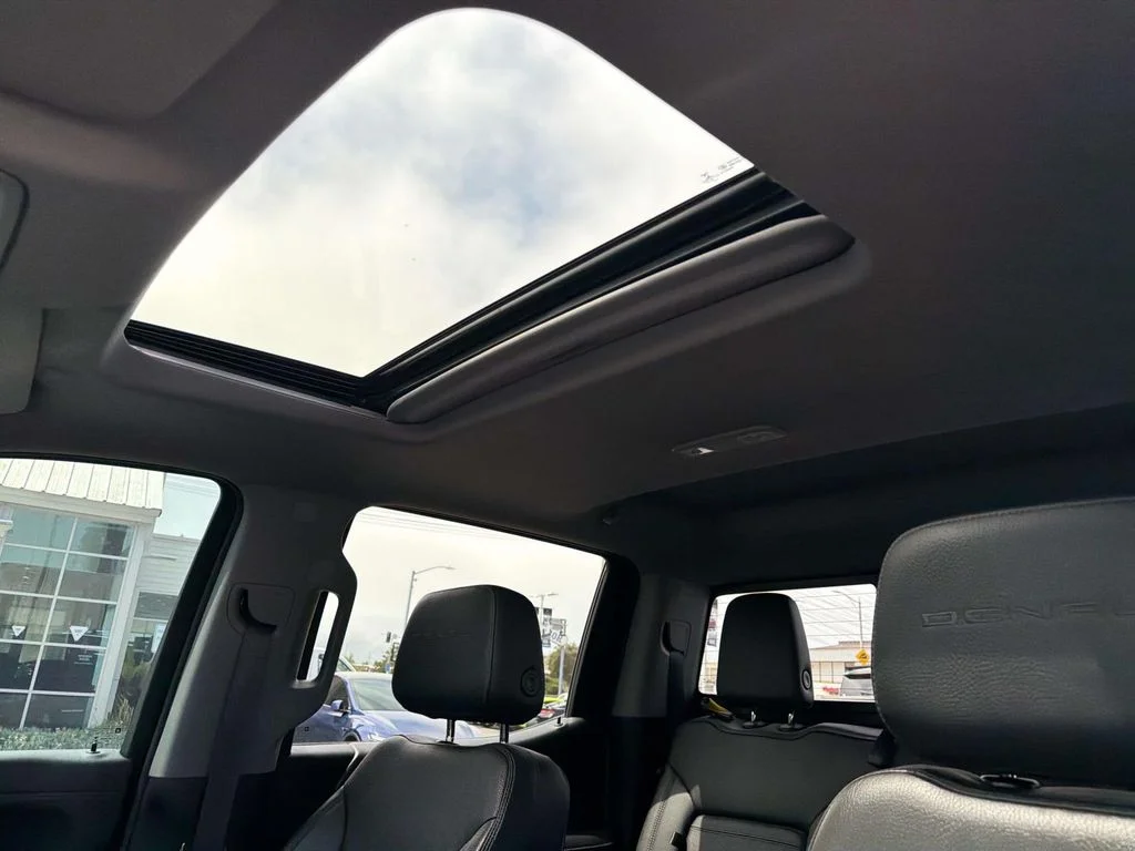 Used 2022 Onyx Black GMC Denali image 10