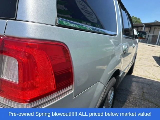Used 2016 Silver Lincoln Select image 11