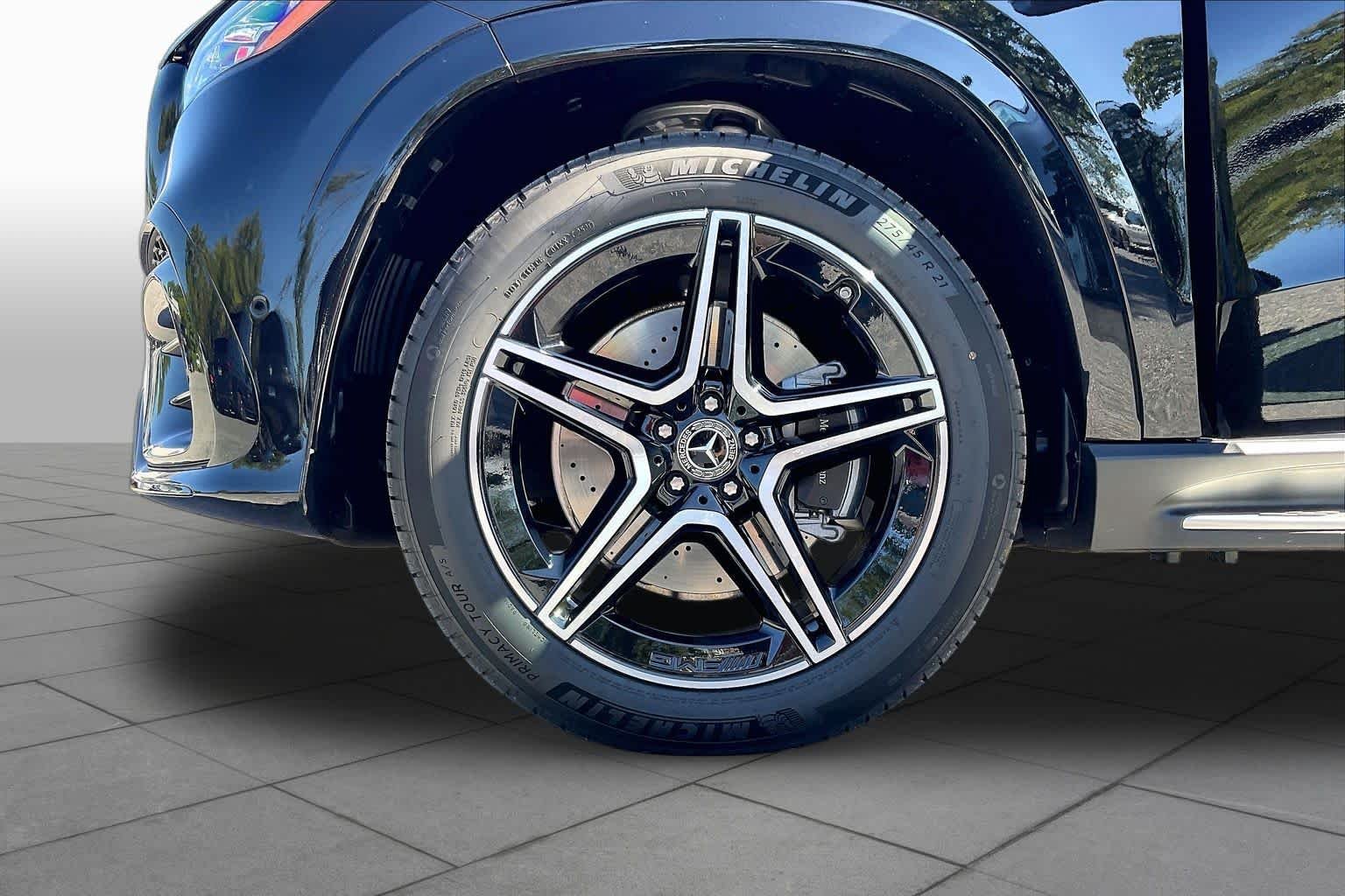Used 2026 Obsidian Black Metallic Mercedes-Benz GLS 450 image 10