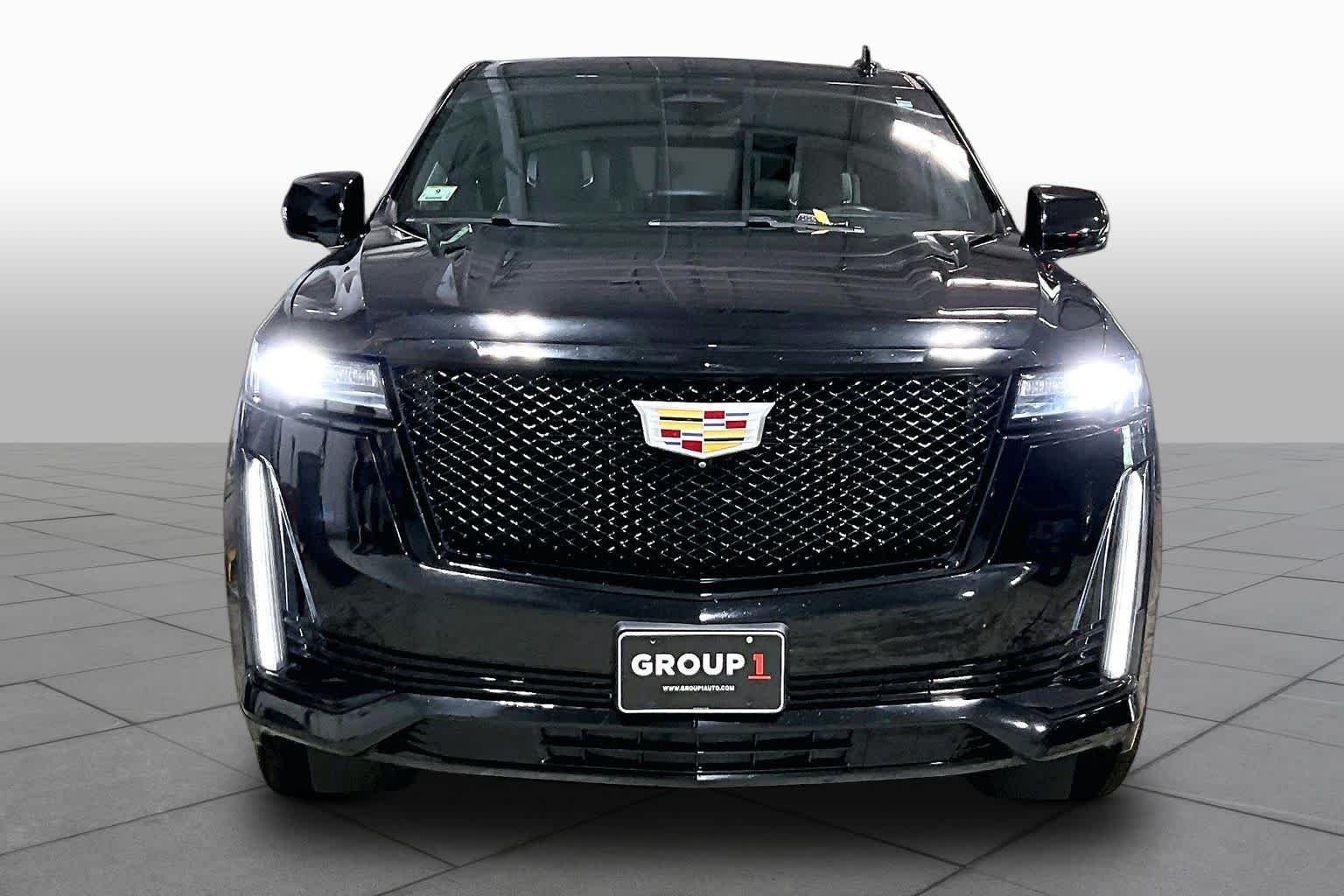 Used 2022 Black Raven Cadillac Sport Platinum image 4