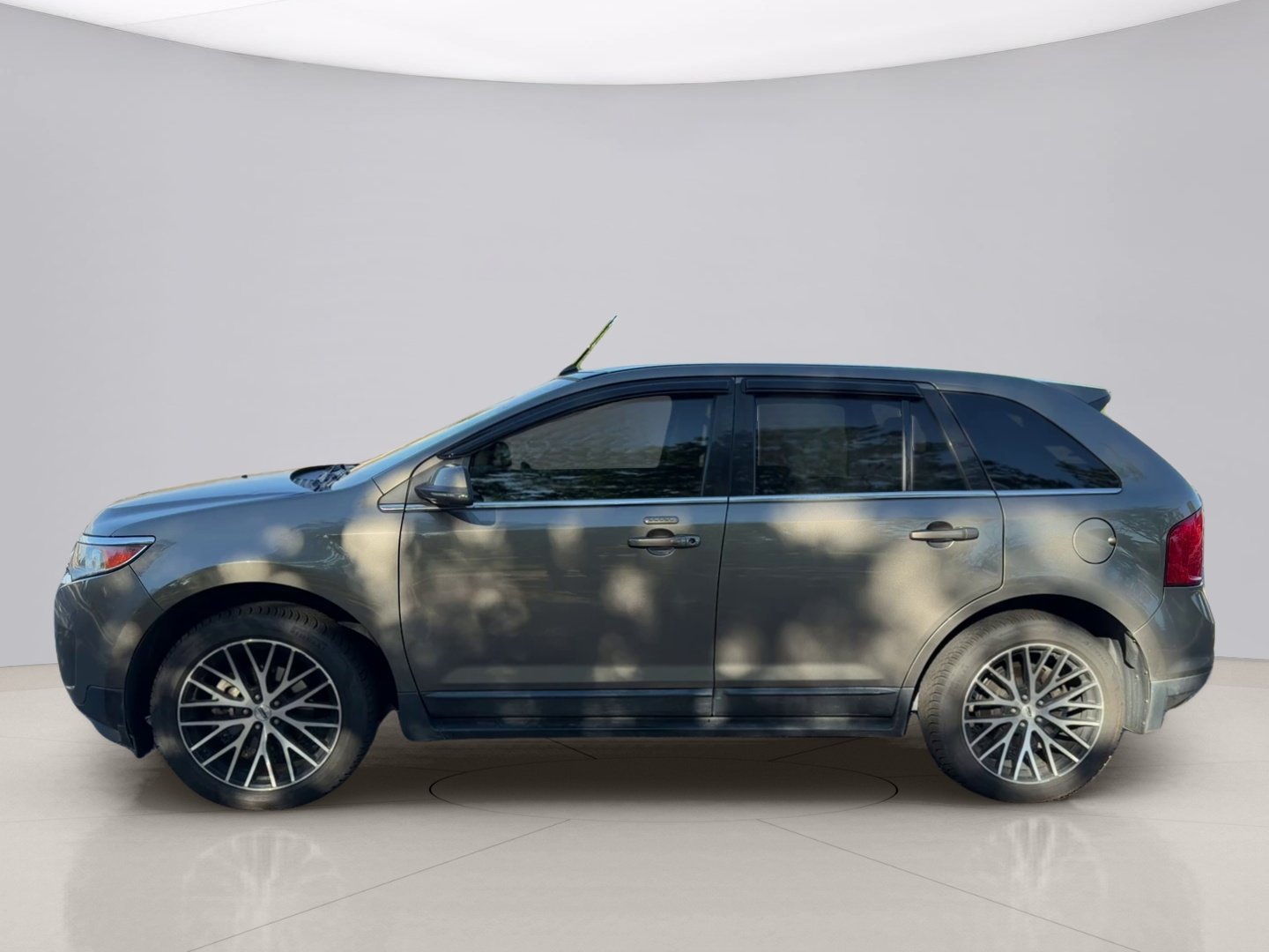 Used 2014 Gray Ford LIMITED image 8