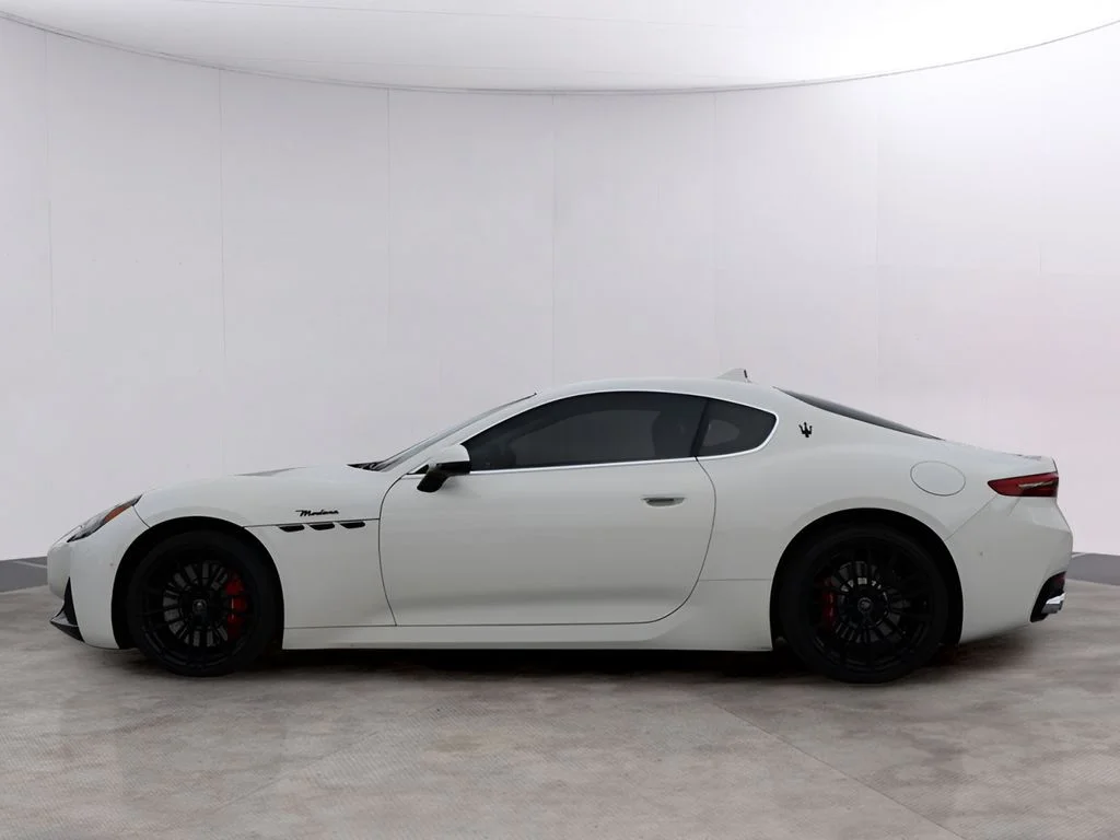 Used 2024 Bianco Solid Maserati Modena image 4