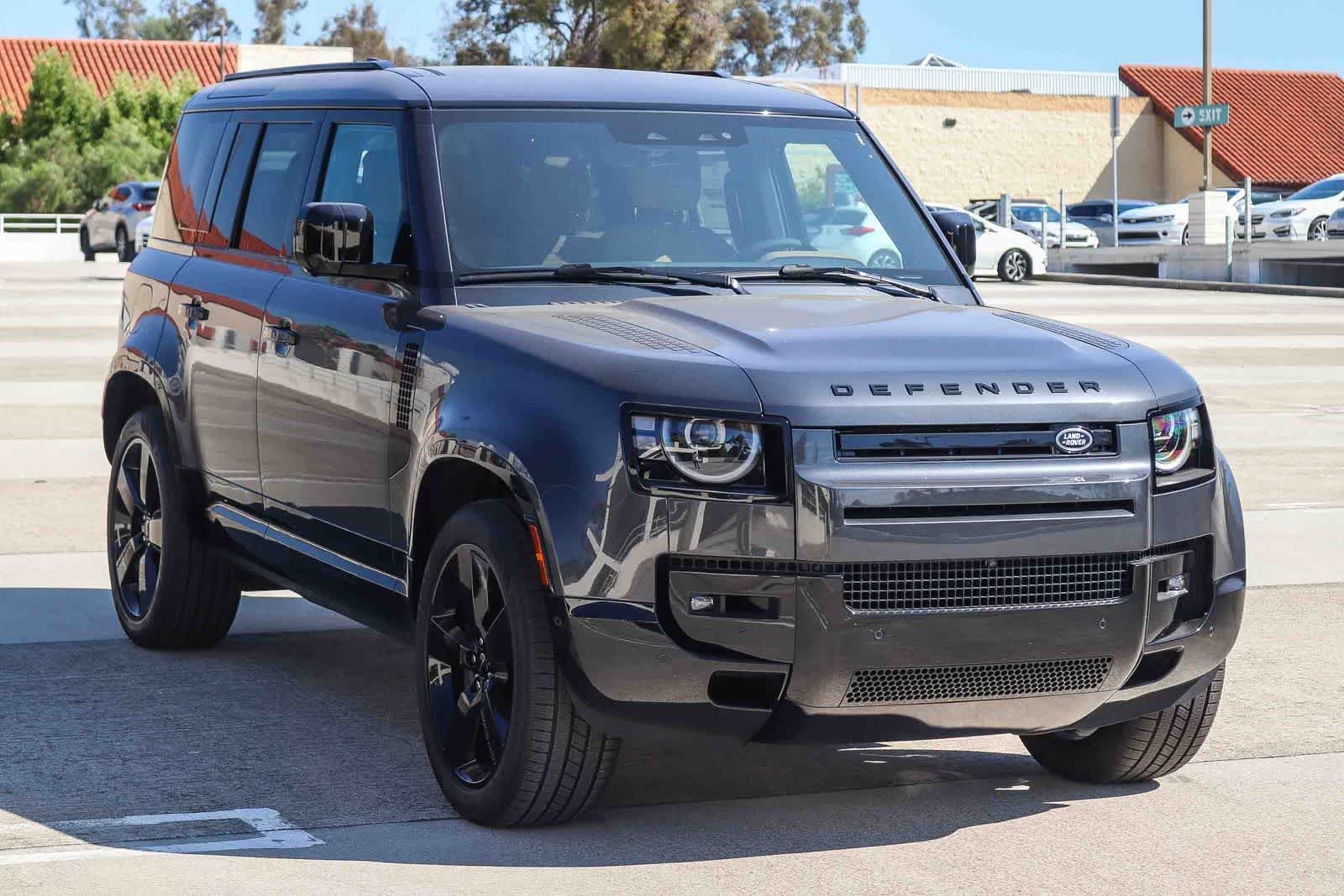 New 2026 Carpathian Grey Land Rover X-Dynamic SE image 3