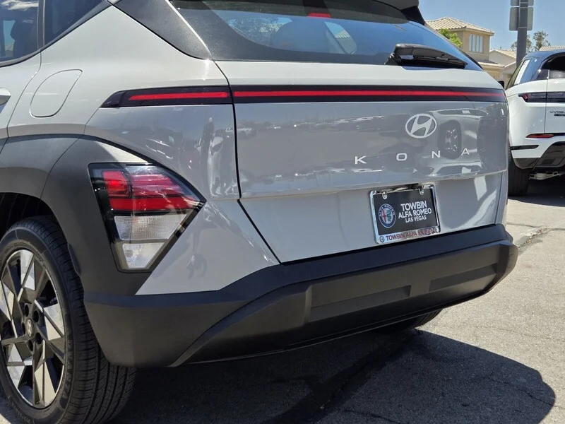 Used 2024 Cyber Gray Metallic HYUNDAI SEL FWD image 5
