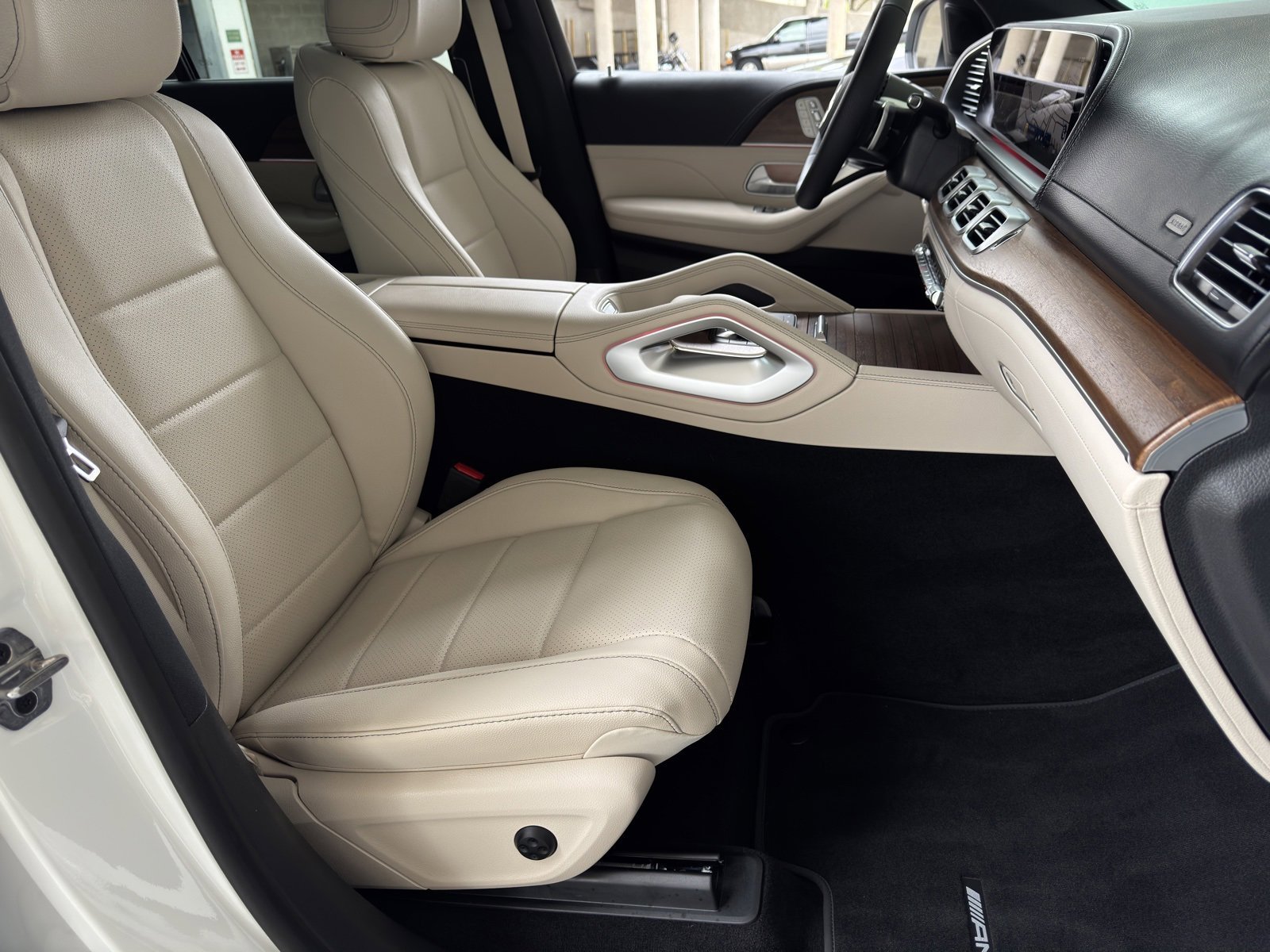 2025 Mercedes-Benz GLS Base - Photo 32