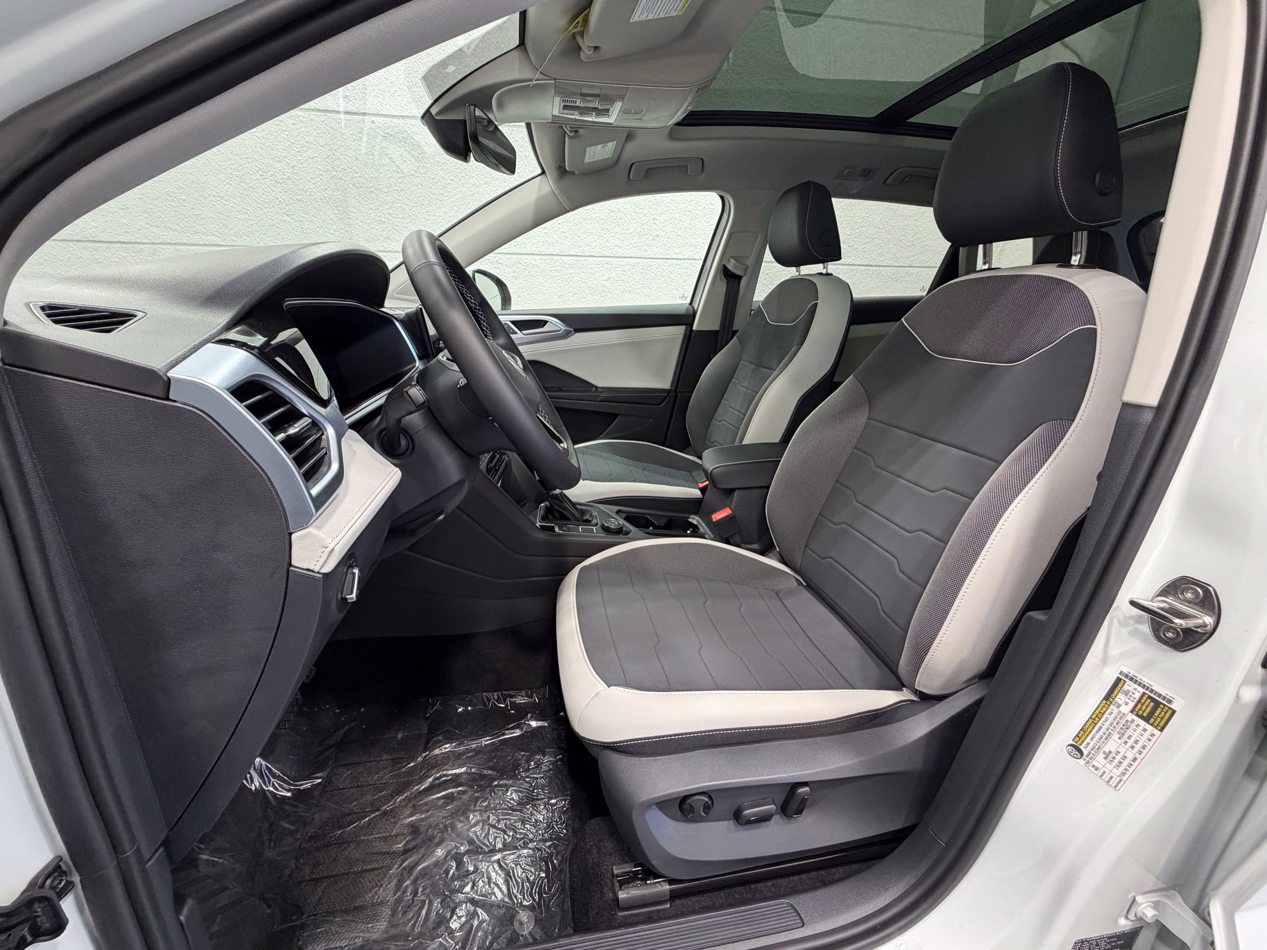 New 2026 White Volkswagen 1.5T SE image 20