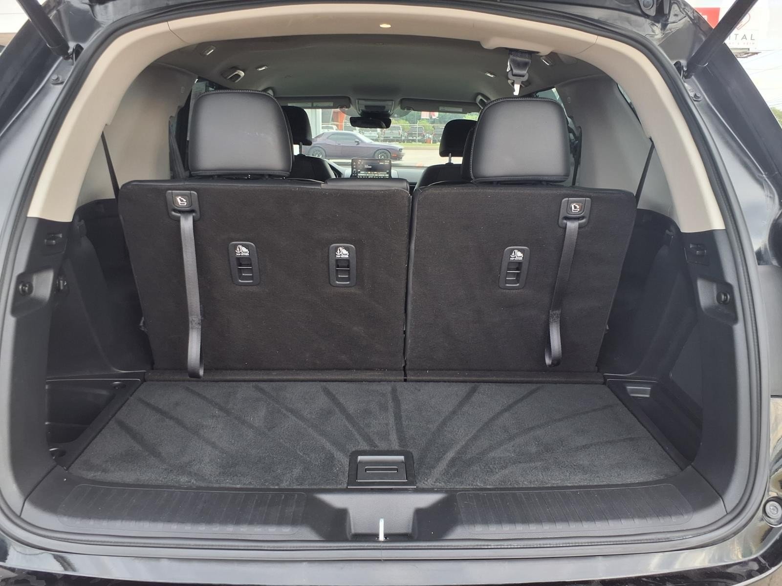 2023 Honda Pilot photo 8 of 27