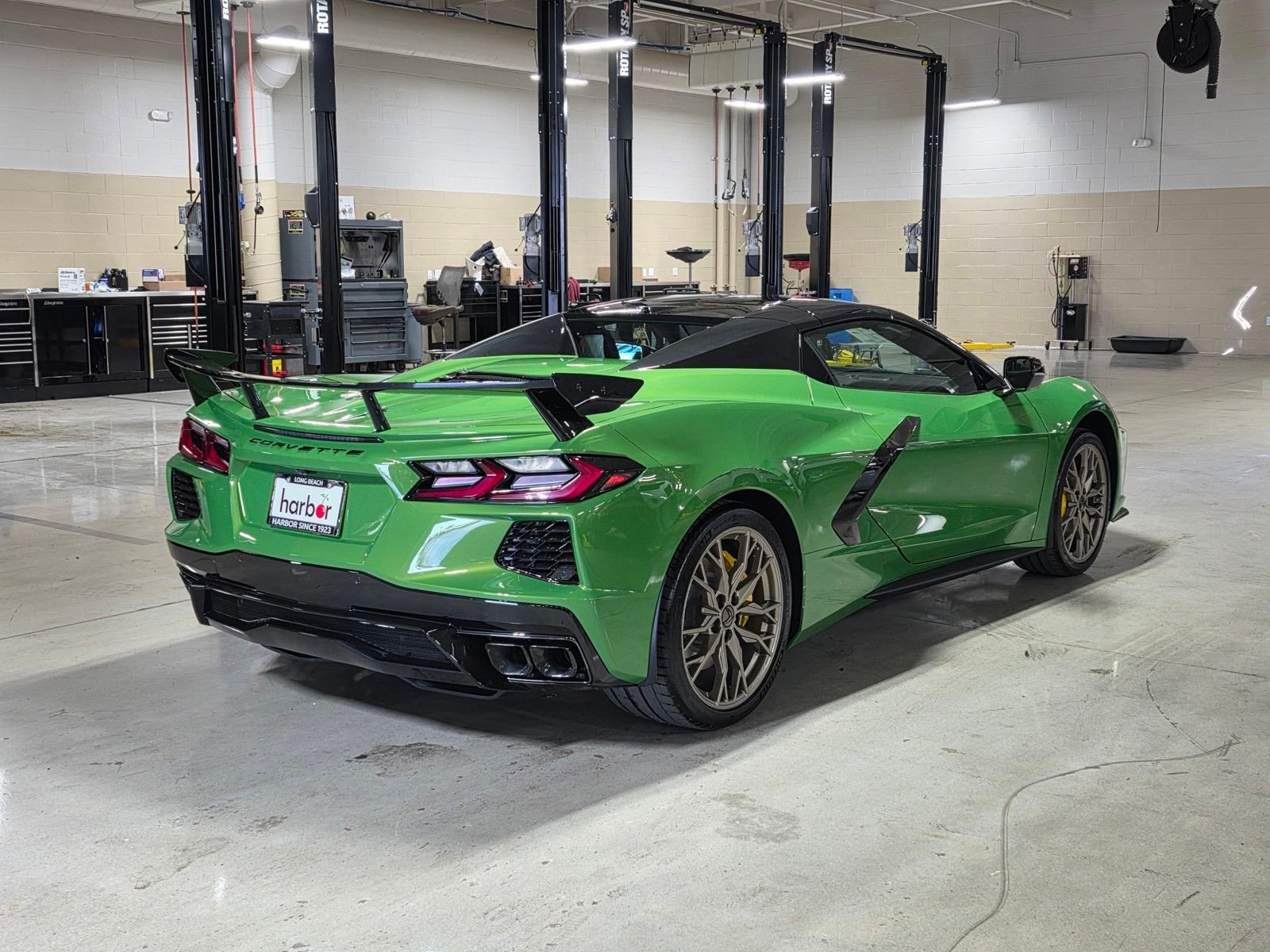 Used 2026 Roswell Green Metallic Chevrolet Stingray image 7