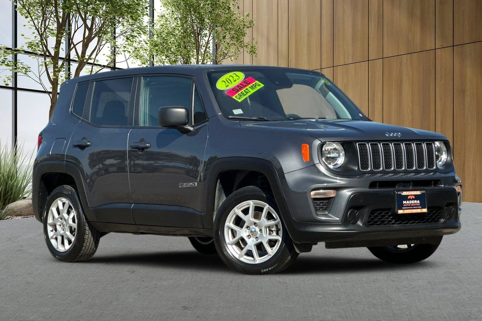 Used 2023 Jeep Renegade Latitude with VIN ZACNJDB12PPP64899 for sale in Madera, CA