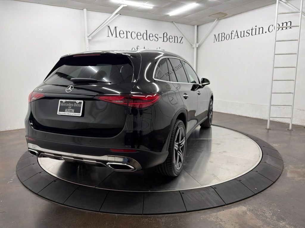 New 2027 Black Mercedes-Benz GLC 300 image 7