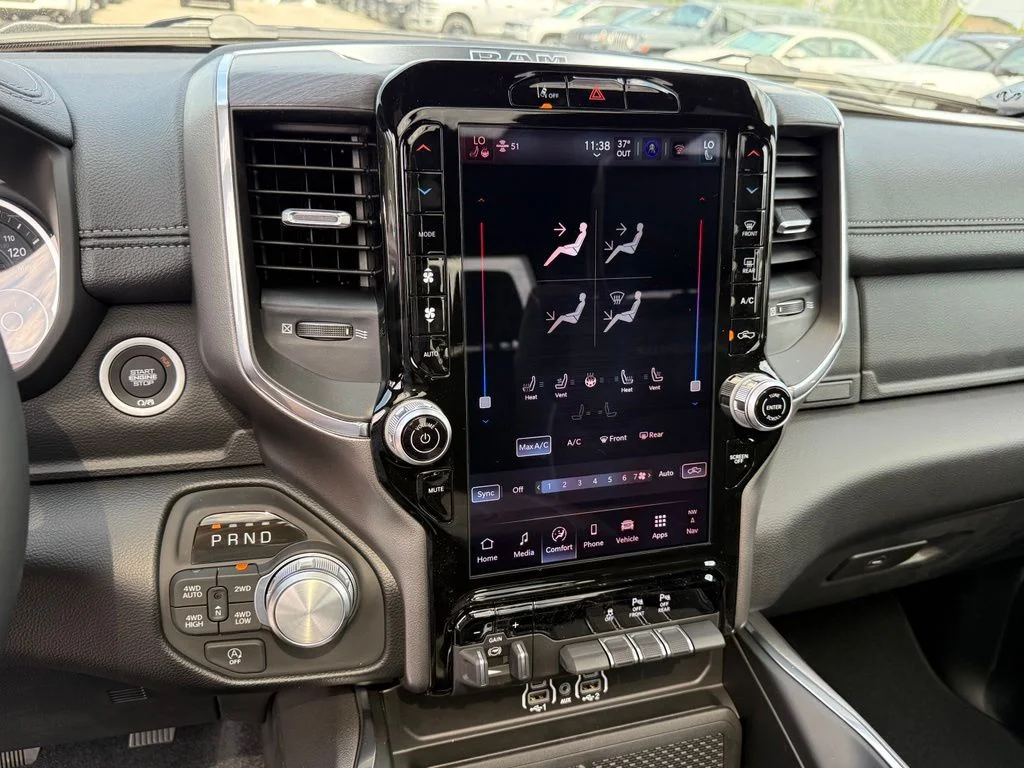 New 2026 Diamond Black Crystal Pearl-Coat Exterior Paint RAM Laramie image 20