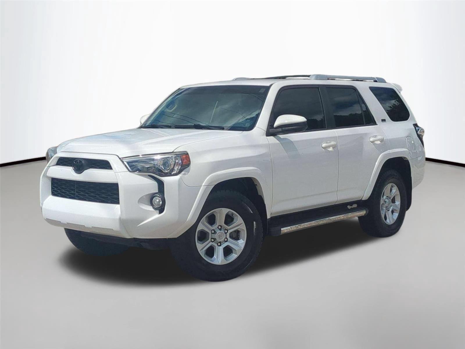 Used 2017 Super White Toyota SR5 image 1