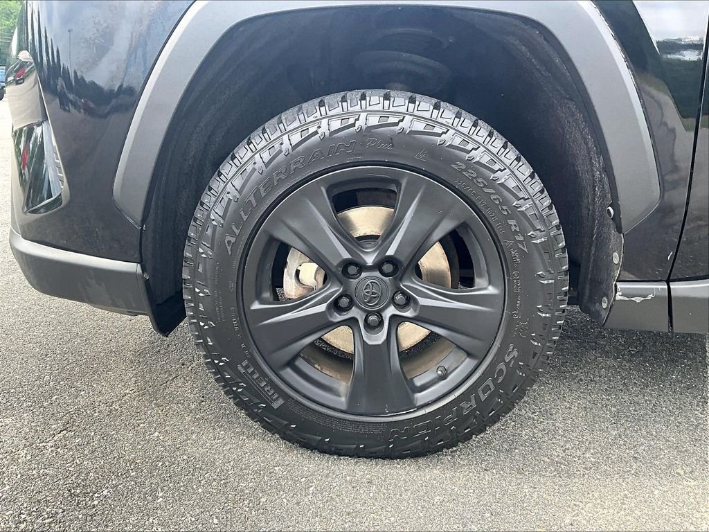 Used 2019 Black Toyota XLE image 5