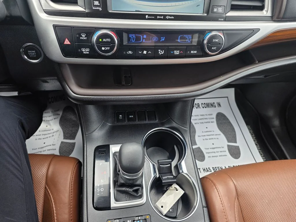 Used 2017 Blizzard Pearl Toyota Limited image 19