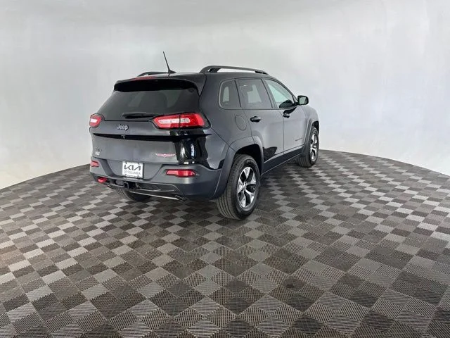 Used 2017 Black Jeep Trailhawk image 7
