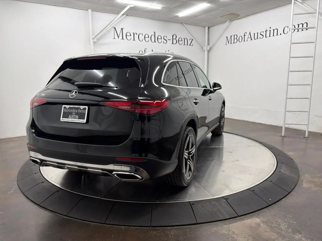 New 2027 Black Mercedes-Benz GLC 300 image 7