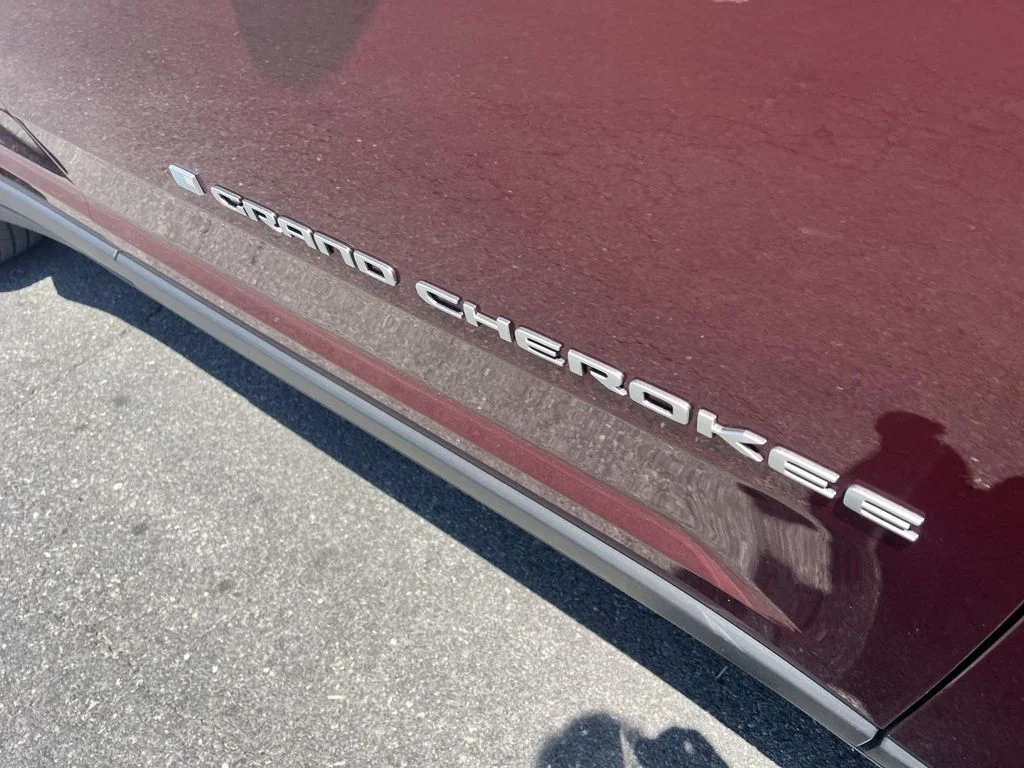 Used 2025 Red Jeep Limited image 11