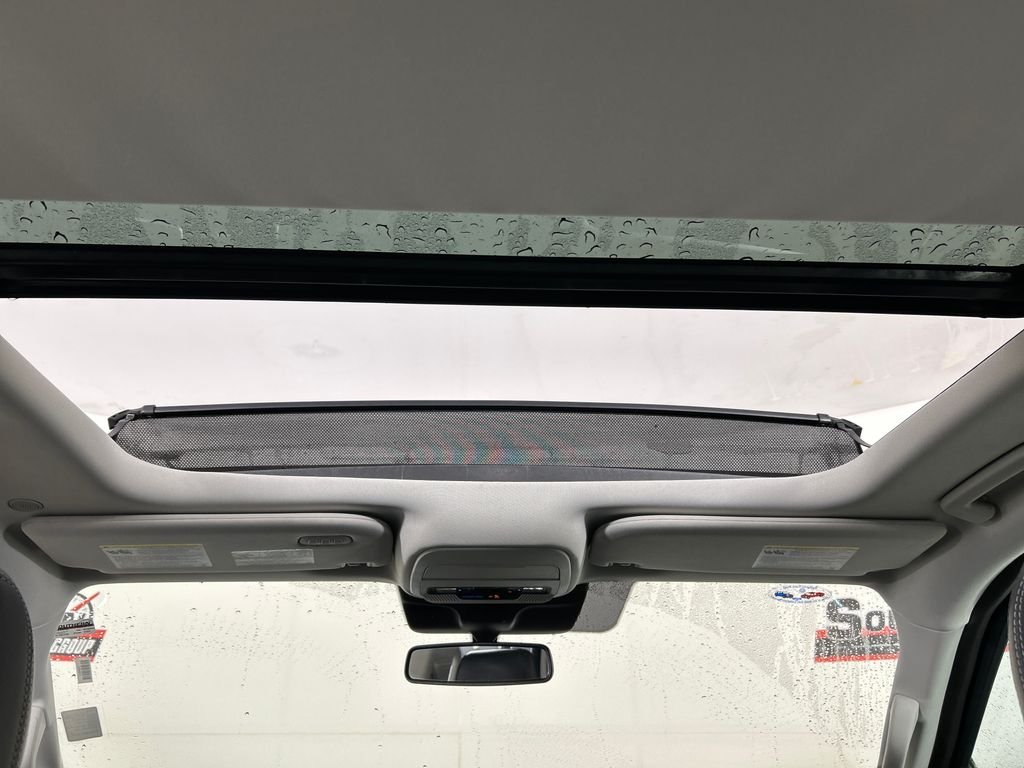 Used 2025 White Ford Platinum image 20